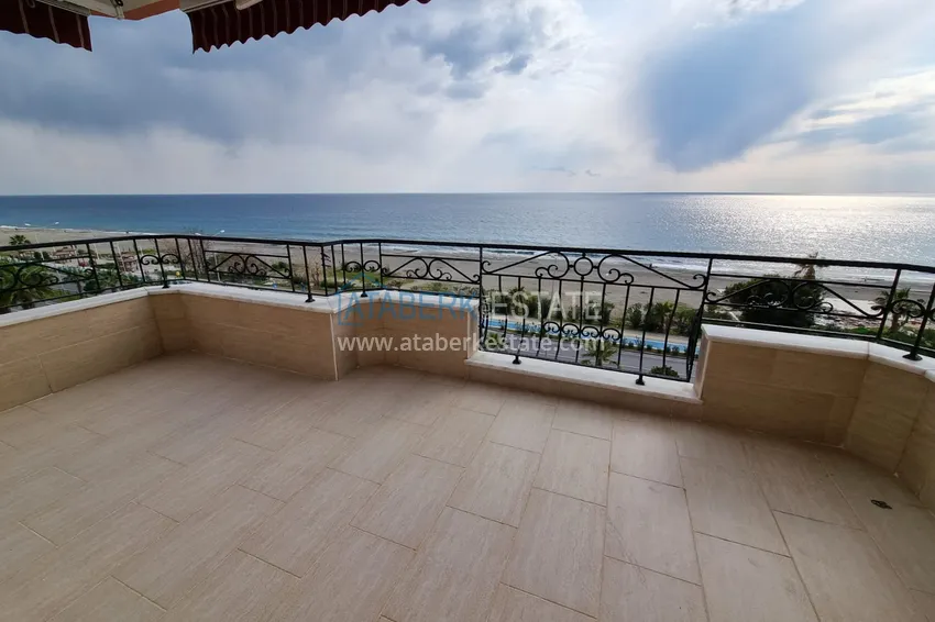 Приобрести Пентхаус в Махмутларе с видом на море и горы в резиденции на первой береговой 19 