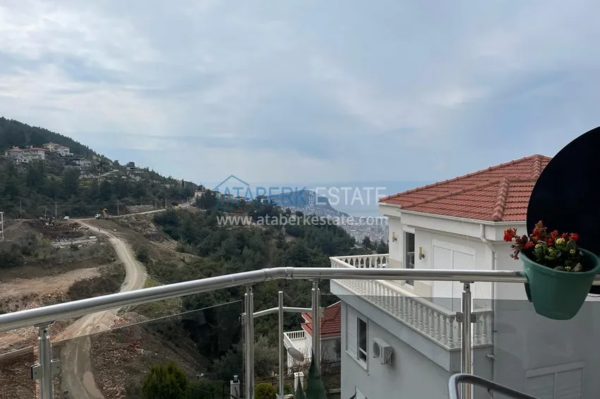 Квартира в Алании трехкомнатная с панорамным видом на море  1 