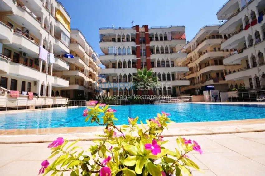 Квартира в Махмутларе трехкомнатная в жилом комплексе рядом с морем 1 