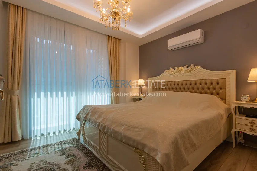 Приобрести Дуплекс в Махмутларе с мебелью и видом на море и горы в новом комплексе 20 