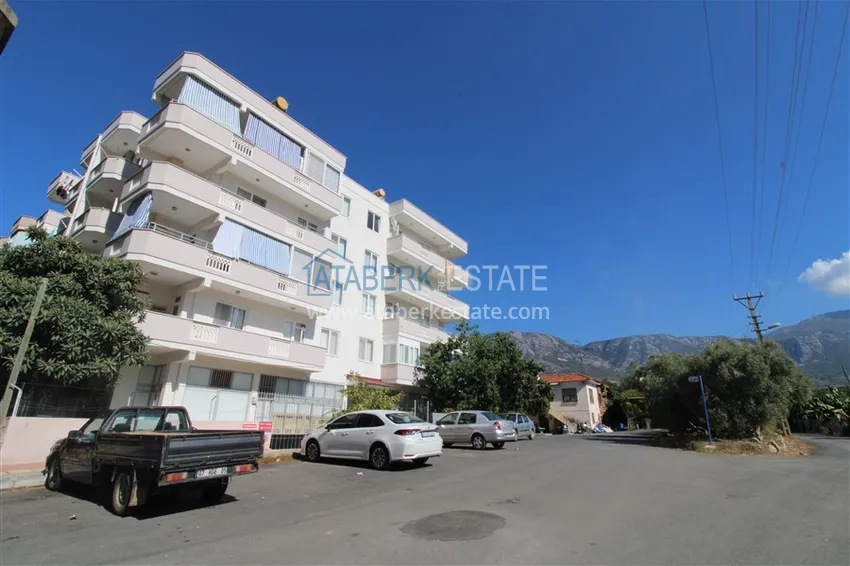 Квартира в Махмутларе трехкомнатная, с отдельной кухней и видом на горы 2 