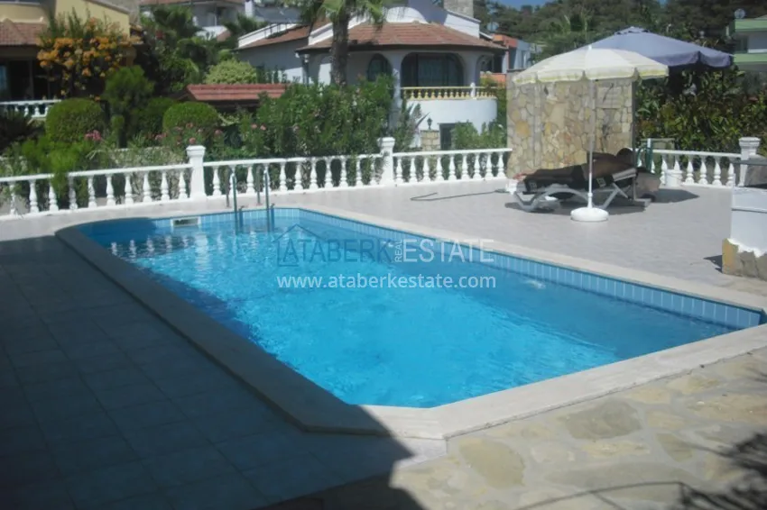 Вилла в Алании, район Тюрклер с мебелью и бассейном на крыше 1 