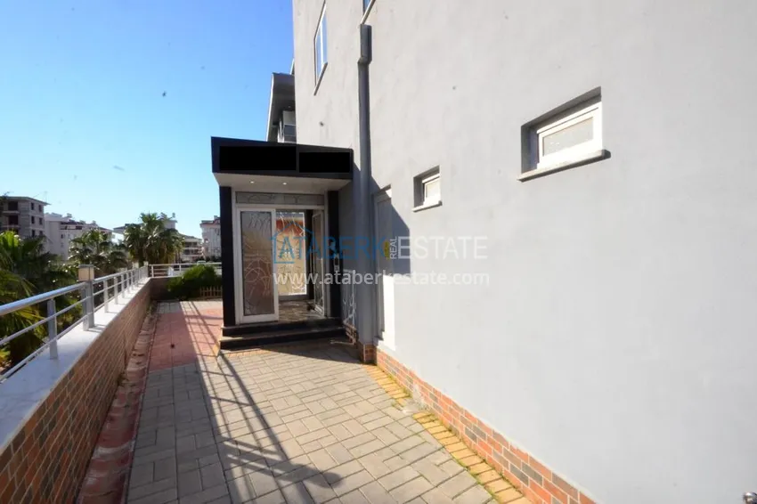 Квартира в районе Тосмур трехкомнатная в городском доме  3 