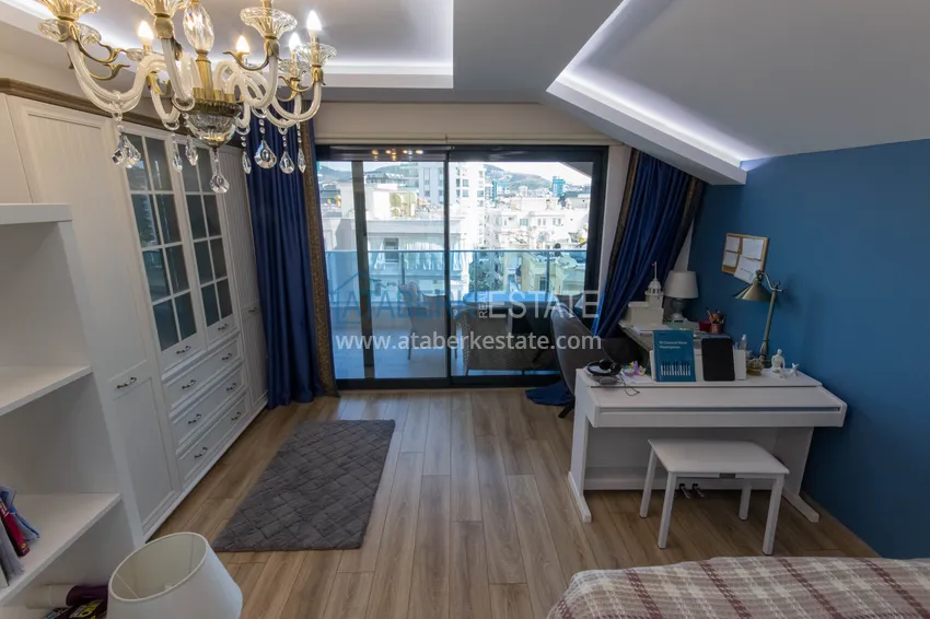 Приобрести Дуплекс в Махмутларе с мебелью и видом на море и горы в новом комплексе 44 