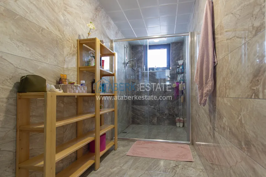 Приобрести Дуплекс в Махмутларе с мебелью и видом на море и горы в новом комплексе 47 