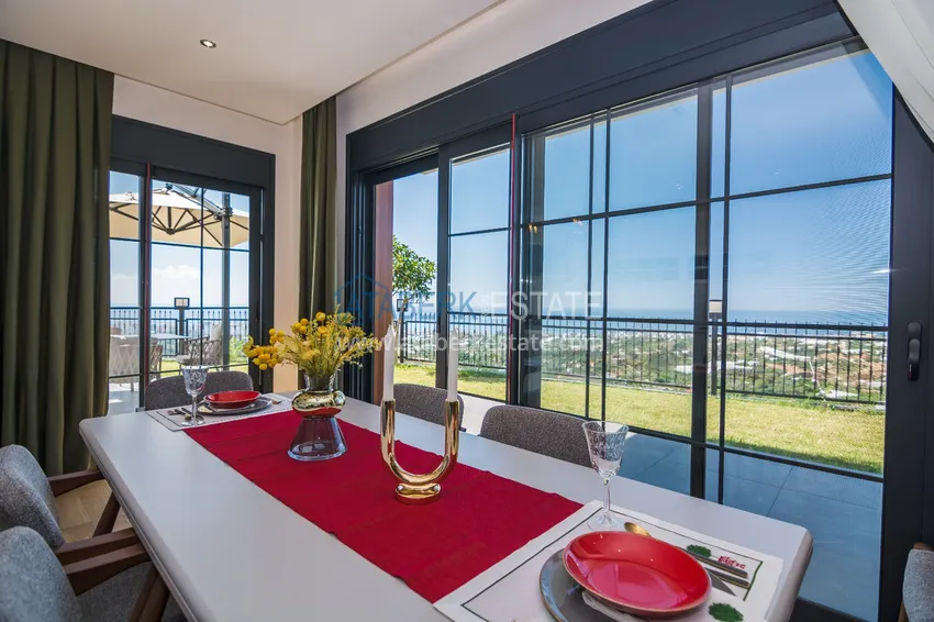 Приобрести Отдельно стоящая трехэтажная вилла в районе Кестель. С правом на гражданство!  5 