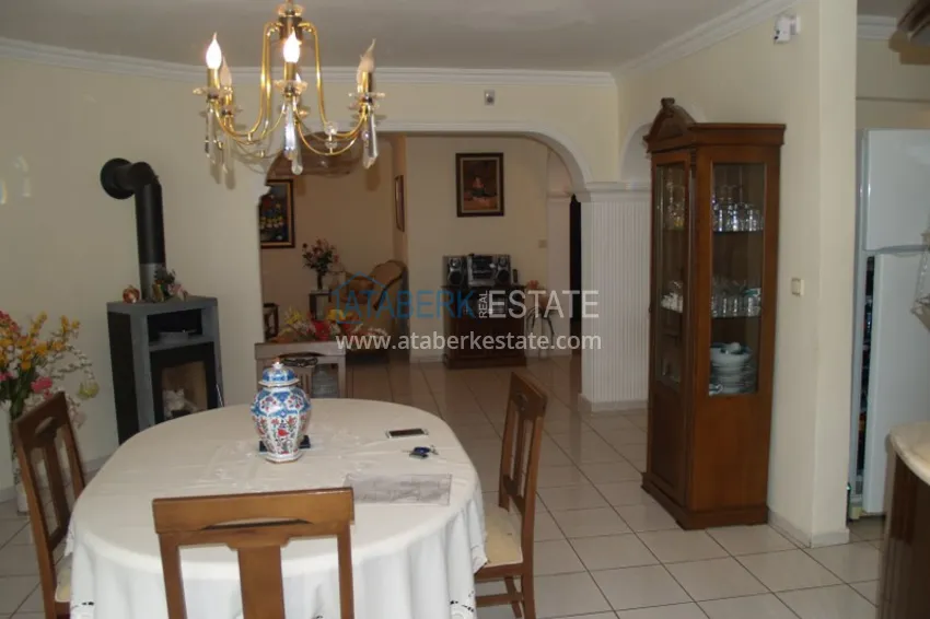 Приобрести Вилла в Алании, район Тюрклер с мебелью и бассейном на крыше 5 