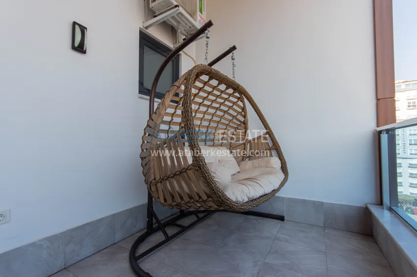 Приобрести Дуплекс в Махмутларе с мебелью и видом на море и горы в новом комплексе 53 