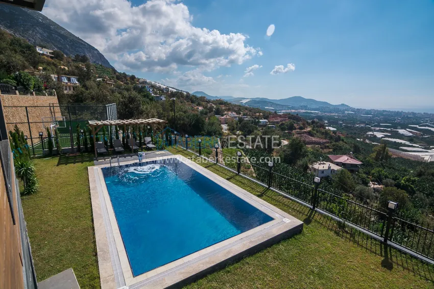 Отдельно стоящая трехэтажная вилла в районе Кестель. С правом на гражданство!  5 