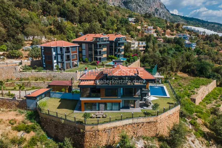 Отдельно стоящая трехэтажная вилла в районе Кестель. С правом на гражданство!  6 