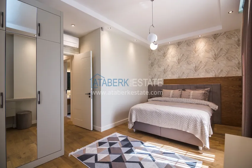 Приобрести Отдельно стоящая трехэтажная вилла в районе Кестель. С правом на гражданство!  8 