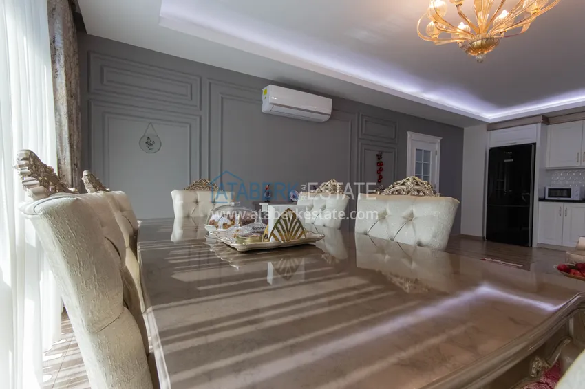 Приобрести Дуплекс в Махмутларе с мебелью и видом на море и горы в новом комплексе 8 