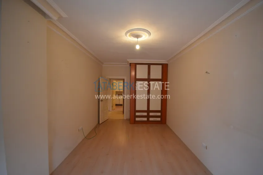 Приобрести Квартира в Оба трехкомнатная в жилом доме городского типа  10 