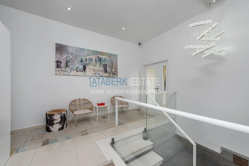 Приобрести Пентхаус-дуплекс в Кестеле меблированный с видом на море, горы и историческую крепость 9 