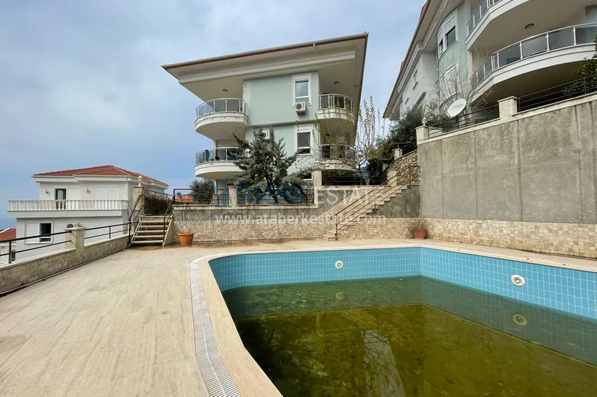 Квартира в Алании трехкомнатная с панорамным видом на море  2 