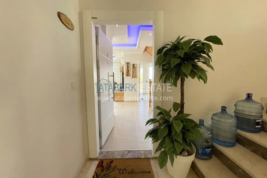 Приобрести Пентхаус в районе Кестель – с мебелью и открытым видом на море  1 