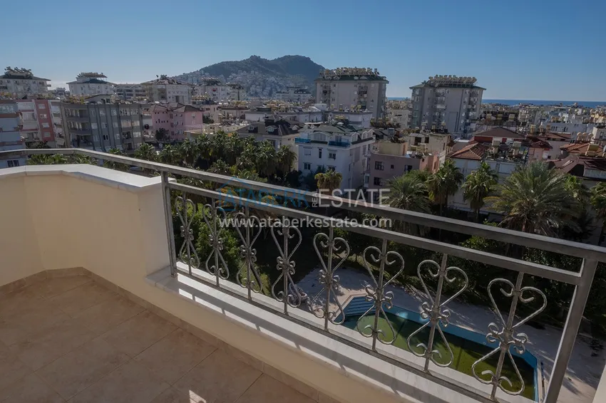 Квартира в центре Алании меблированная с видом на горы и море 1 