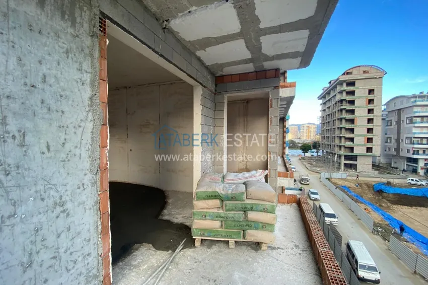 Приобрести Квартиры от инвестора в Махмутларе в комплексе на заключительном этапе строительства 11