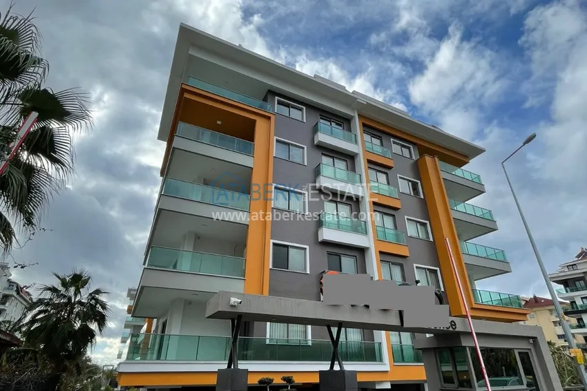 Квартира в районе Кестель с чистовой отделкой на первой береговой линии 5 