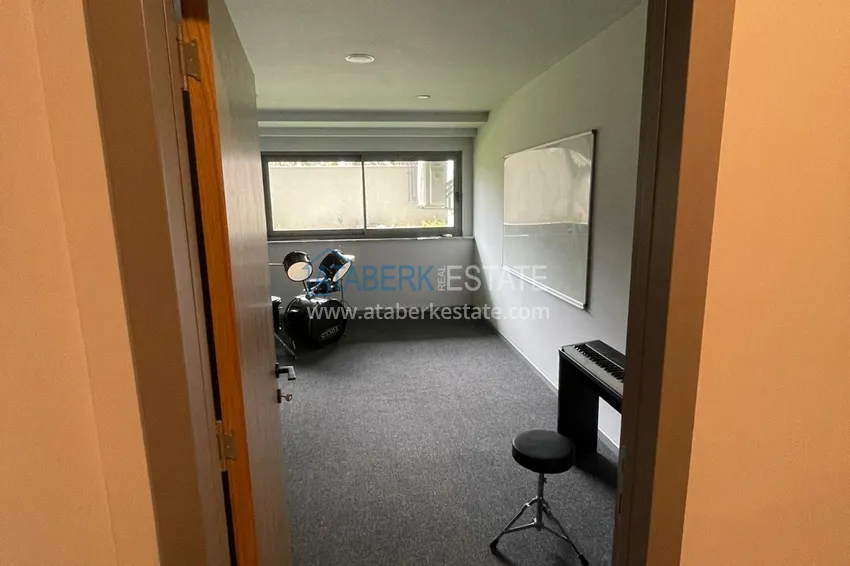 Квартира в районе Кестель с чистовой отделкой на первой береговой линии 8 