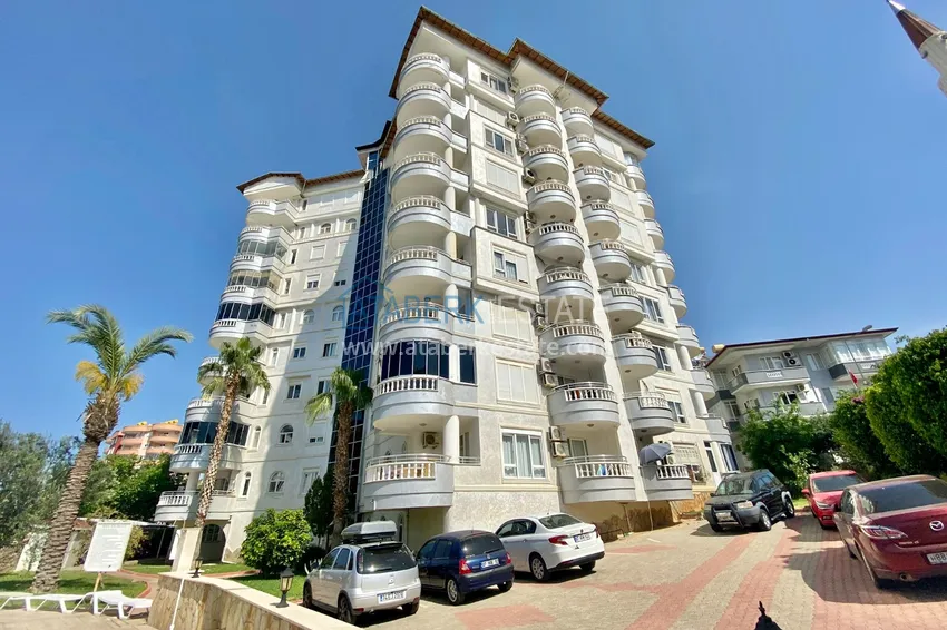 Просторная квартира в районе Тосмур с мебелью в комплексе на берегу горной реки  11 