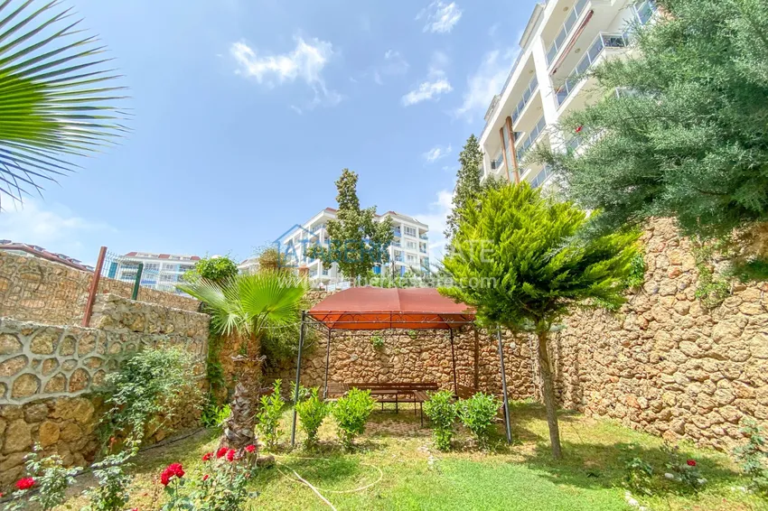 Садовый дуплекс в районе Кестель меблированный в комфортабельном комплексе 11 