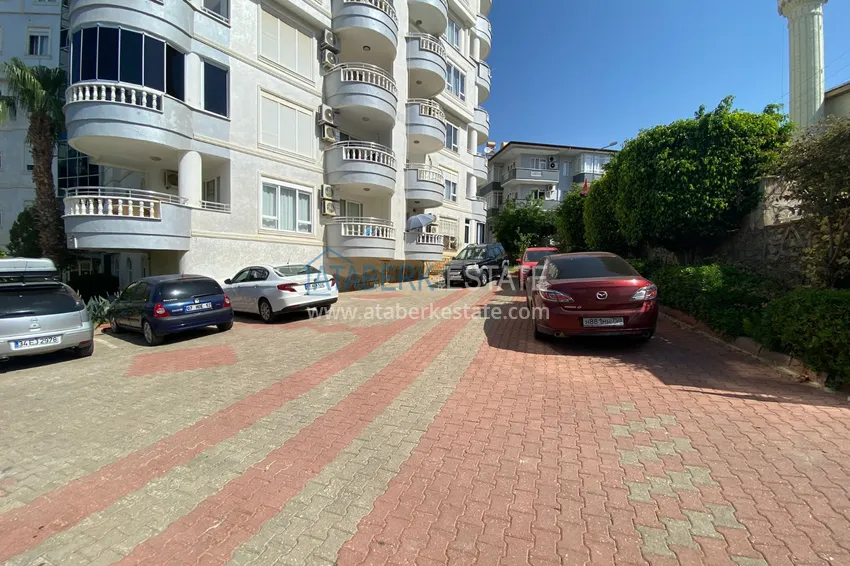 Просторная квартира в районе Тосмур с мебелью в комплексе на берегу горной реки  12 