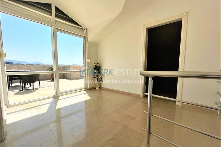 Приобрести Видовой пентхаус в районе Тосмур с мебелью в жилом комплексе 15 