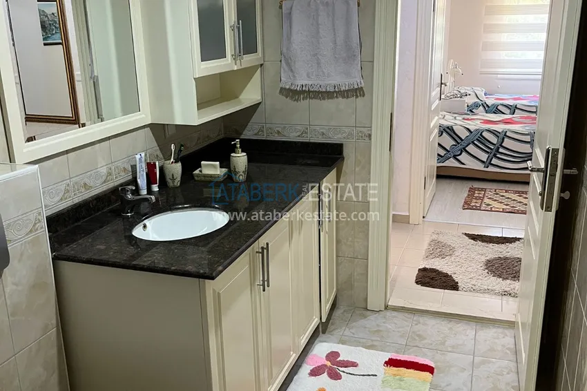 Приобрести Квартира в центре Алании, трехкомнатная с мебелью и отдельной кухней 17 