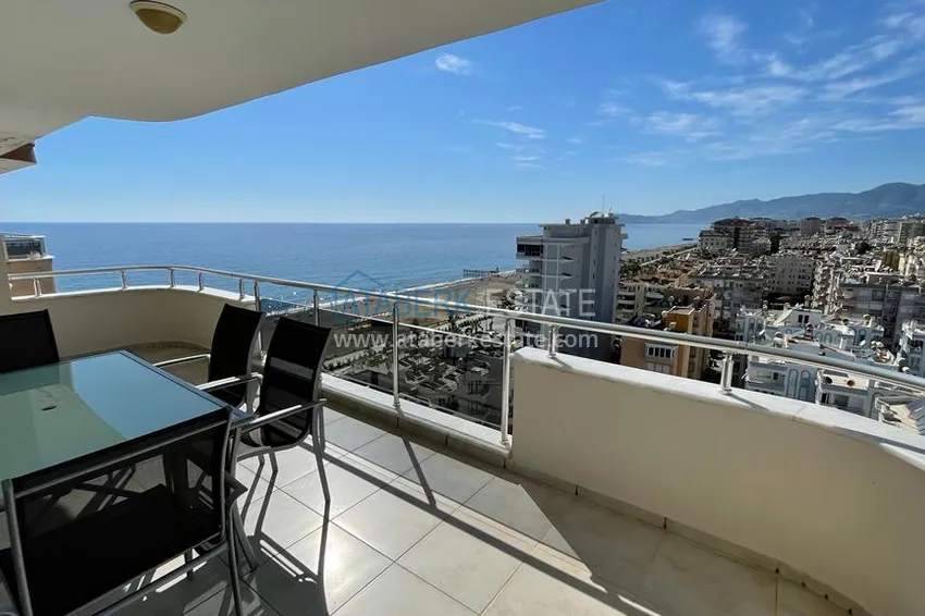 Приобрести Пентхаус-дуплекс в Махмутларе с прямым видом на море и горы, первая береговая 17 