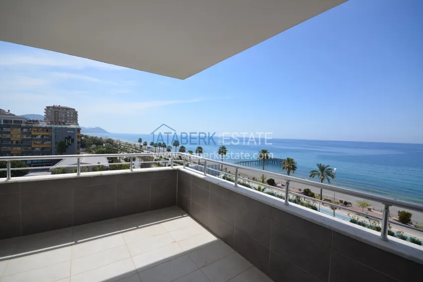 Приобрести Дуплекс в Махмутларе с видом на море и горы в комплексе на первой береговой 21 