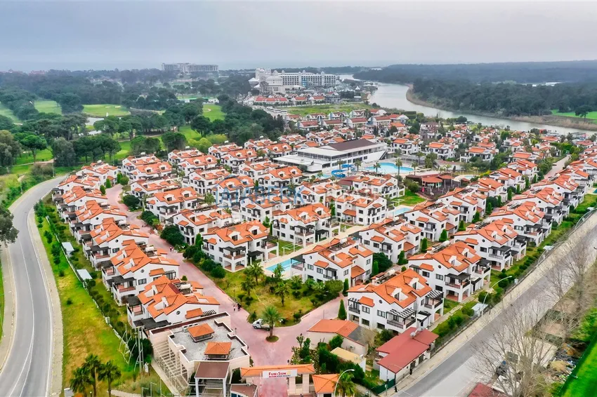 Вилла в Белеке смежная в коттеджном поселке на берегу реки  1 