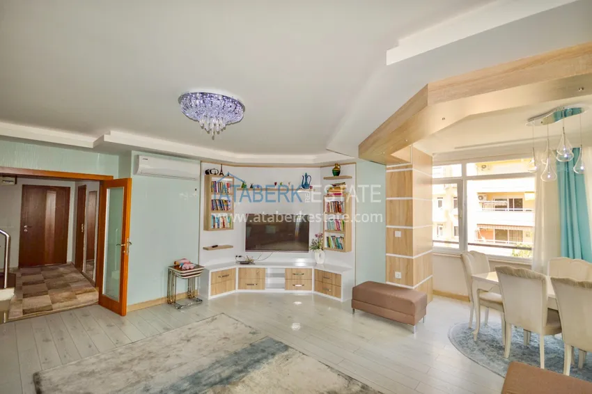 Приобрести Дуплекс в центре Алании в комплексе с бассейном и видом на горы 1 