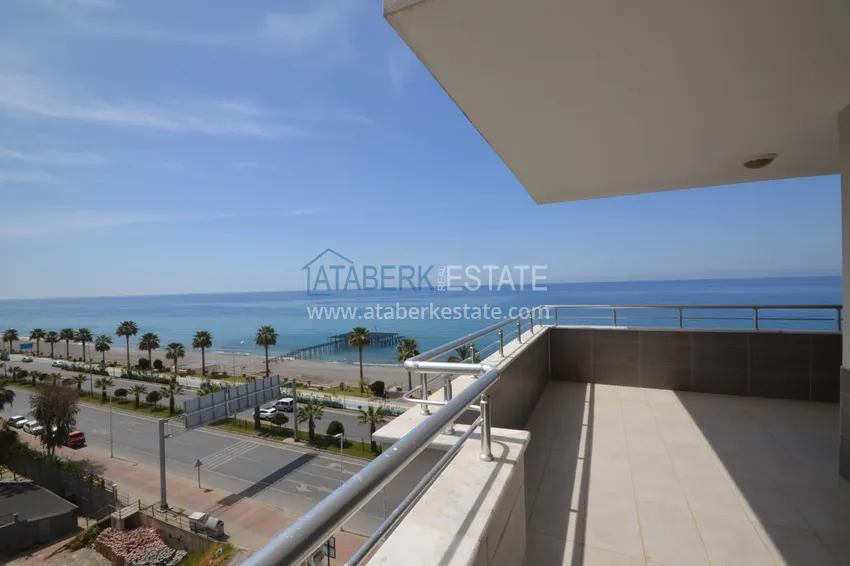 Приобрести Дуплекс в Махмутларе с видом на море и горы в комплексе на первой береговой 22 