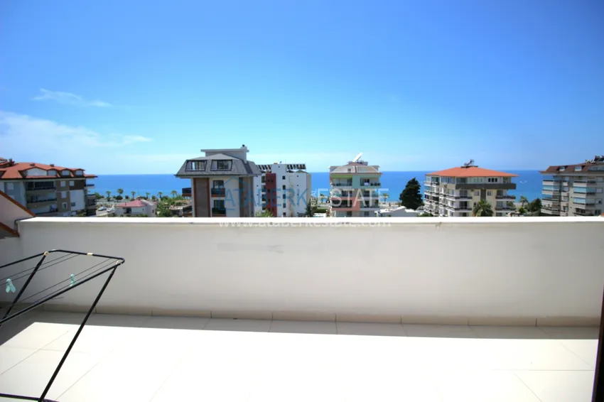 Приобрести Пентхаус-дуплекс в Кестеле меблированный с видом на море в комплексе с частным пляжем 20 