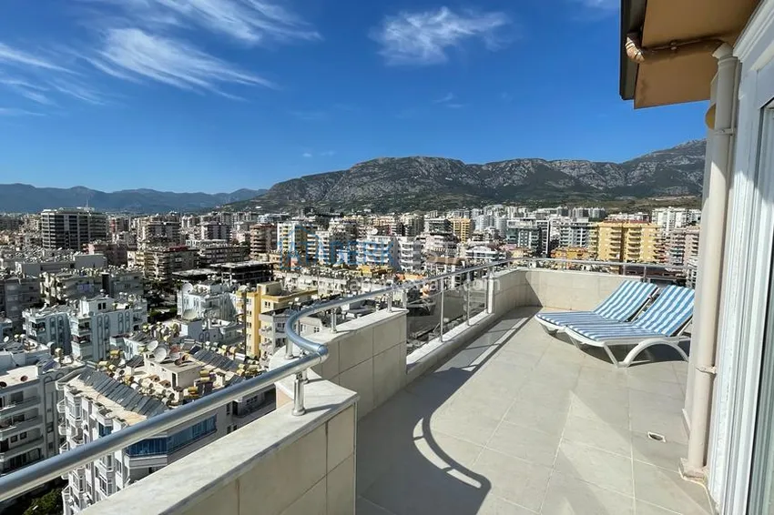 Приобрести Пентхаус-дуплекс в Махмутларе с прямым видом на море и горы, первая береговая 21 