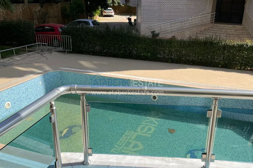 Приобрести Квартира в центре Алании, трехкомнатная с мебелью и отдельной кухней 23 