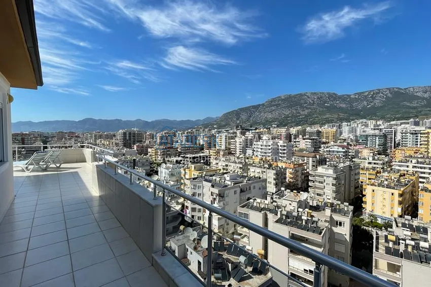 Приобрести Пентхаус-дуплекс в Махмутларе с прямым видом на море и горы, первая береговая 22 