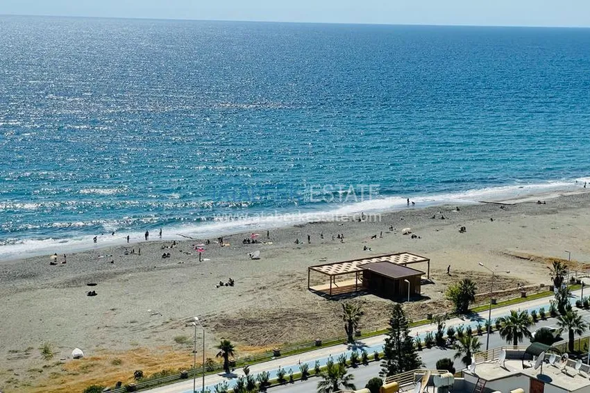 Приобрести Пентхаус-дуплекс в Махмутларе с прямым видом на море и горы, первая береговая 24 