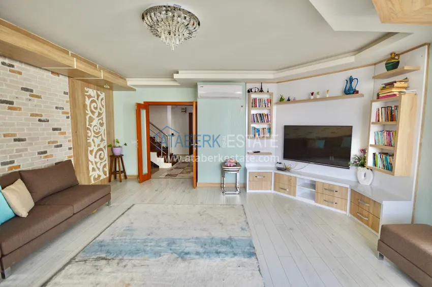 Приобрести Дуплекс в центре Алании в комплексе с бассейном и видом на горы 2 