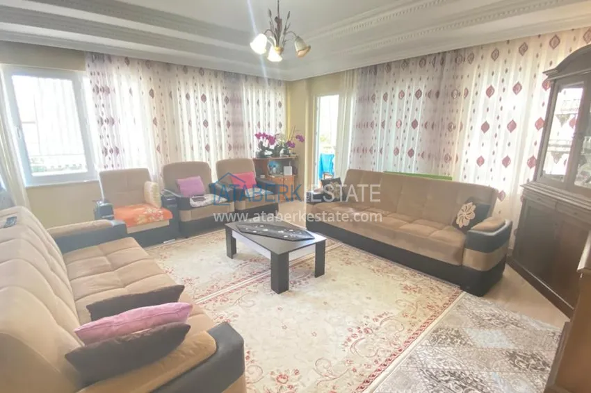 Приобрести Квартира в Махмутларе с мебелью и видом на горы с хорошо продуманной планировкой в комплексе городского типа 3 