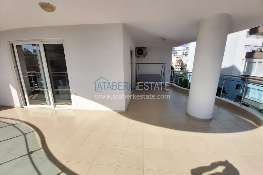 Приобрести Квартира в Махмутларе с мебелью в жилом комплексе на проспекте Барбаросса 5 