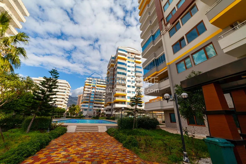 Дуплекс в Махмутларе с видом на море и горы в комплексе на первой береговой 6 