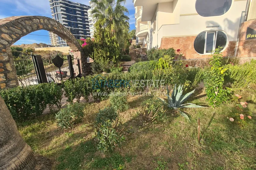 Квартира в Махмутларе с мебелью, видом на горы в жилом комплексе 7 