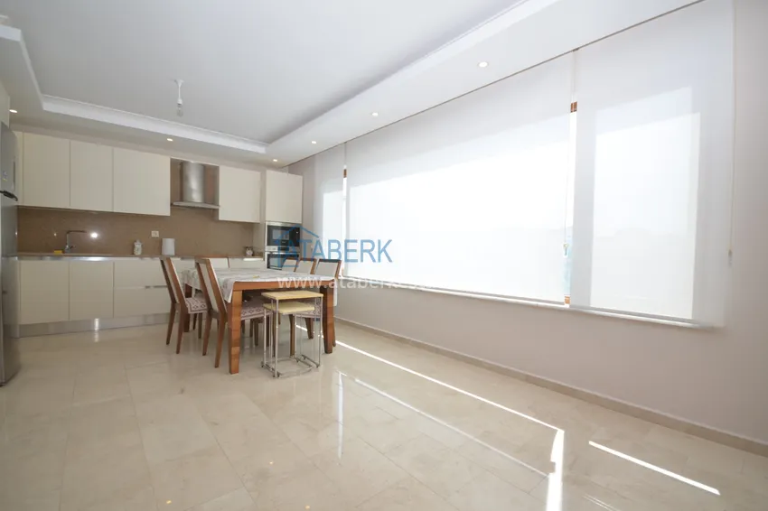 Приобрести Дуплекс в Махмутларе с видом на море и горы в комплексе на первой береговой 6 