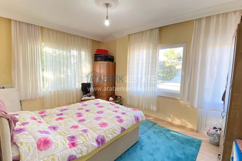 Приобрести Квартира в Махмутларе с мебелью и видом на горы с хорошо продуманной планировкой в комплексе городского типа 12 