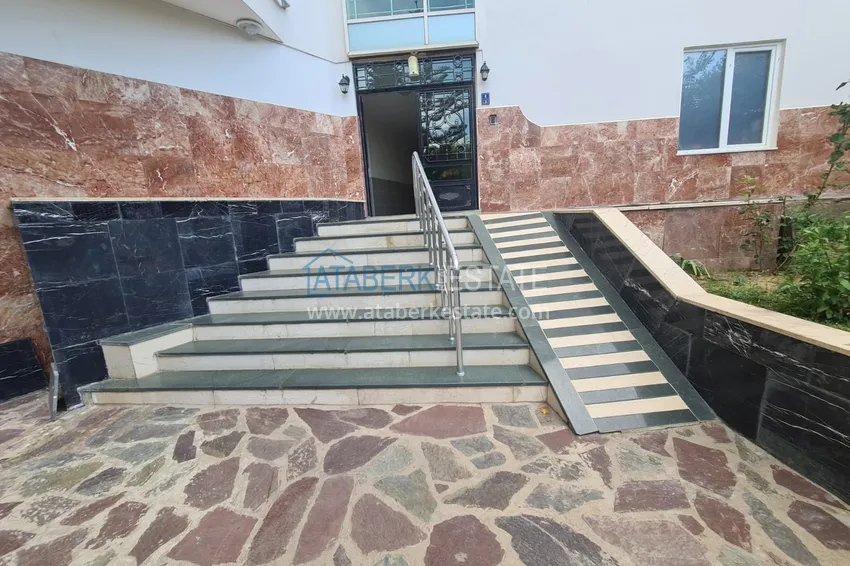 Квартира в Махмутларе с мебелью, видом на горы в жилом комплексе 12 