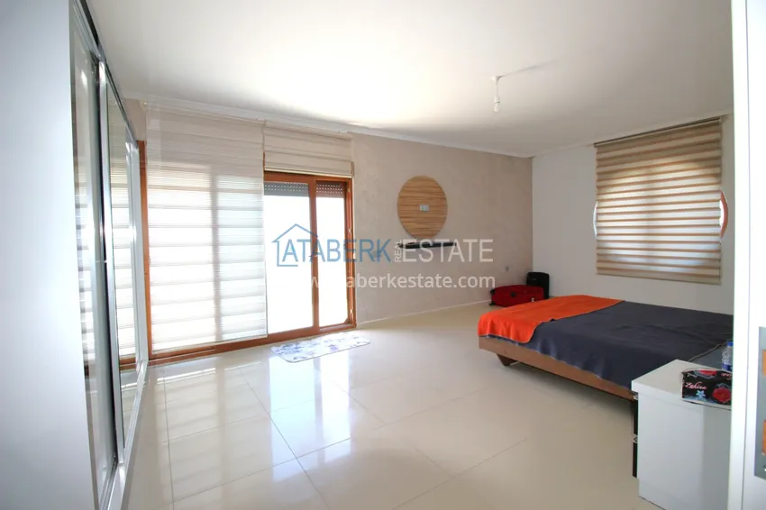 Приобрести Пентхаус-дуплекс в Кестеле меблированный с видом на море в комплексе с частным пляжем 9 