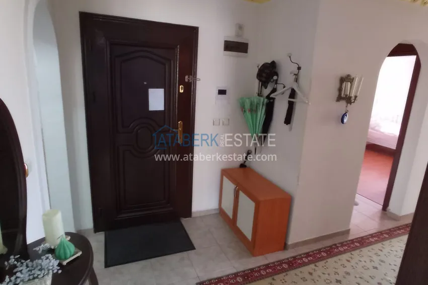 Приобрести Квартира в центре Алании четырехкомнатная с мебелью и отдельной кухней 1 