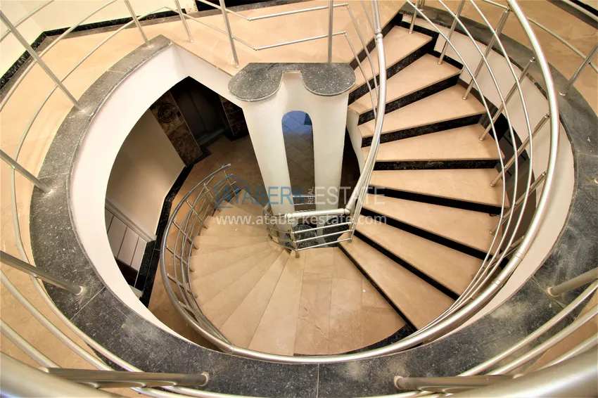 Пентхаус-дуплекс в Махмутларе с мебелью и видом на море и горы 15 